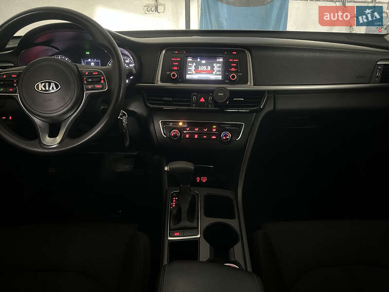 Седан Kia Optima 2015 в Одессе
