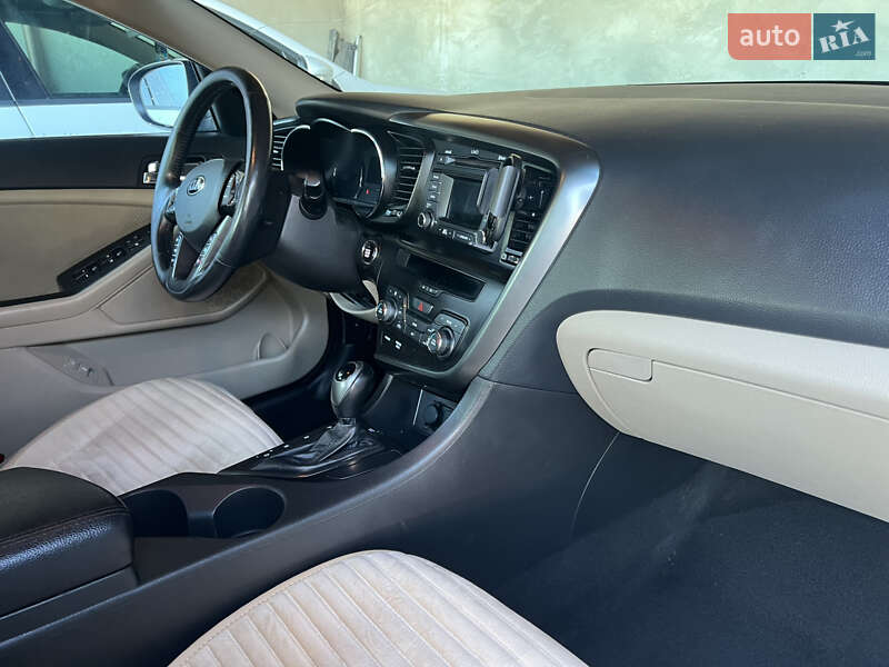 Седан Kia Optima 2013 в Старом Самборе