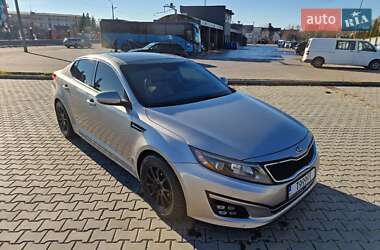 Седан Kia Optima 2013 в Дрогобыче