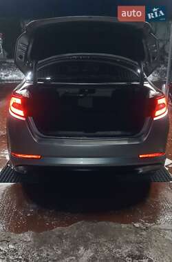 Седан Kia Optima 2013 в Львове