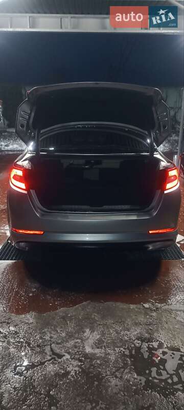 Седан Kia Optima 2013 в Львове