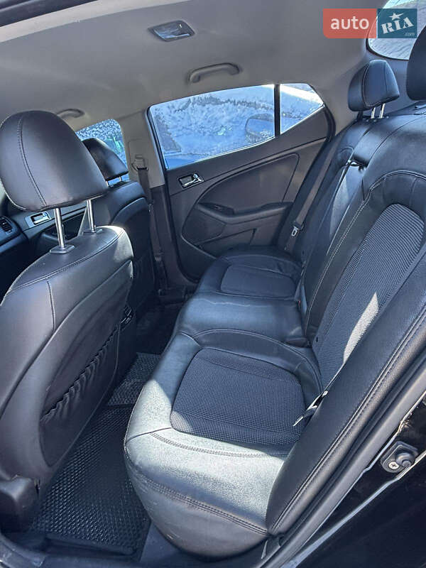 Седан Kia Optima 2012 в Тернополе