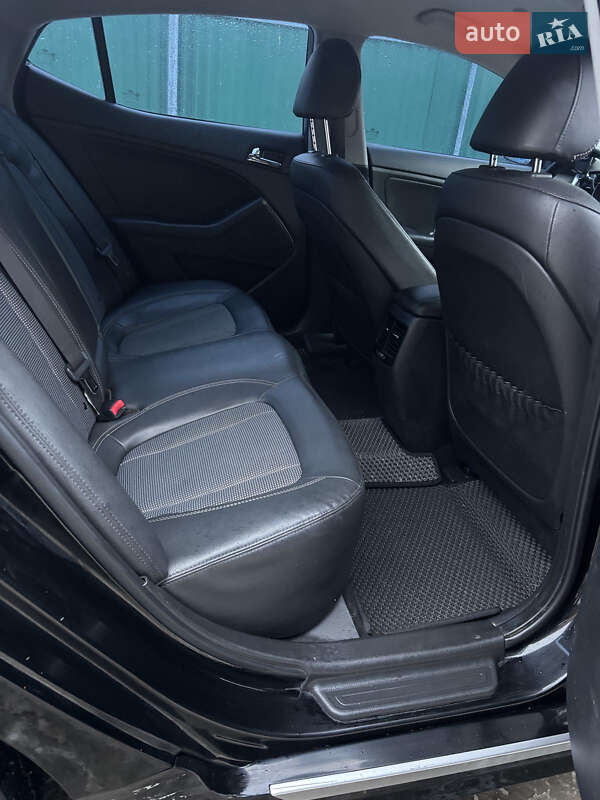 Седан Kia Optima 2012 в Тернополе