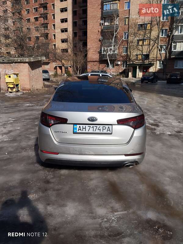 Седан Kia Optima 2012 в Славянске