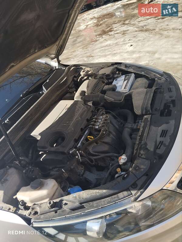 Седан Kia Optima 2012 в Славянске