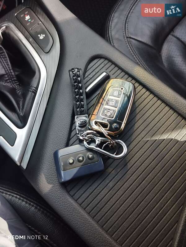 Седан Kia Optima 2012 в Славянске