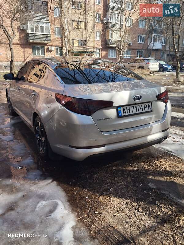 Седан Kia Optima 2012 в Славянске