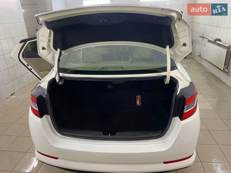 Седан Kia Optima 2011 в Харькове