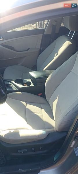 Седан Kia Optima 2013 в Львове