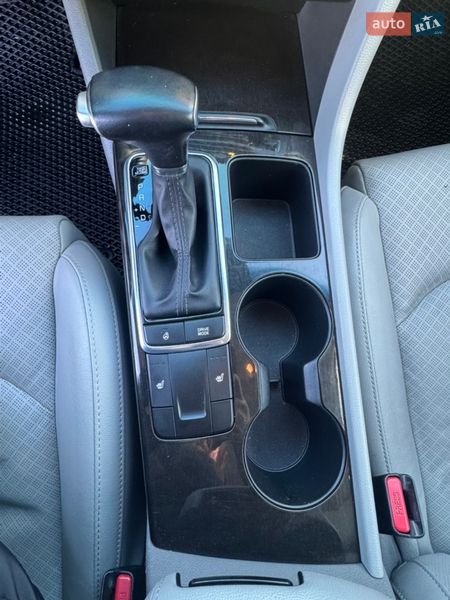 Седан Kia Optima 2016 в Києві