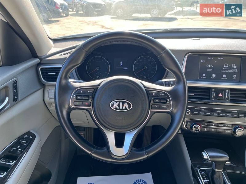 Седан Kia Optima 2017 в Львові