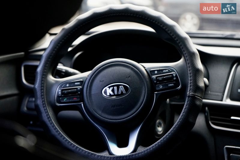 Седан Kia Optima 2016 в Черкасах