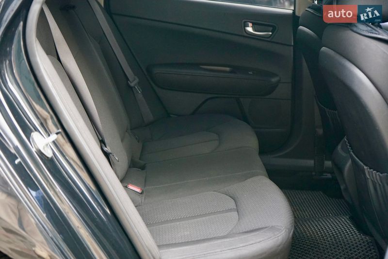 Седан Kia Optima 2016 в Черкасах