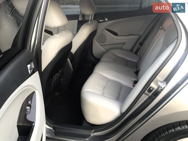Седан Kia Optima 2014 в Киеве