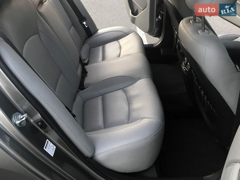 Седан Kia Optima 2014 в Киеве