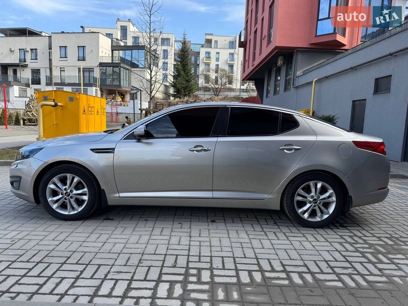 Седан Kia Optima 2012 в Львове