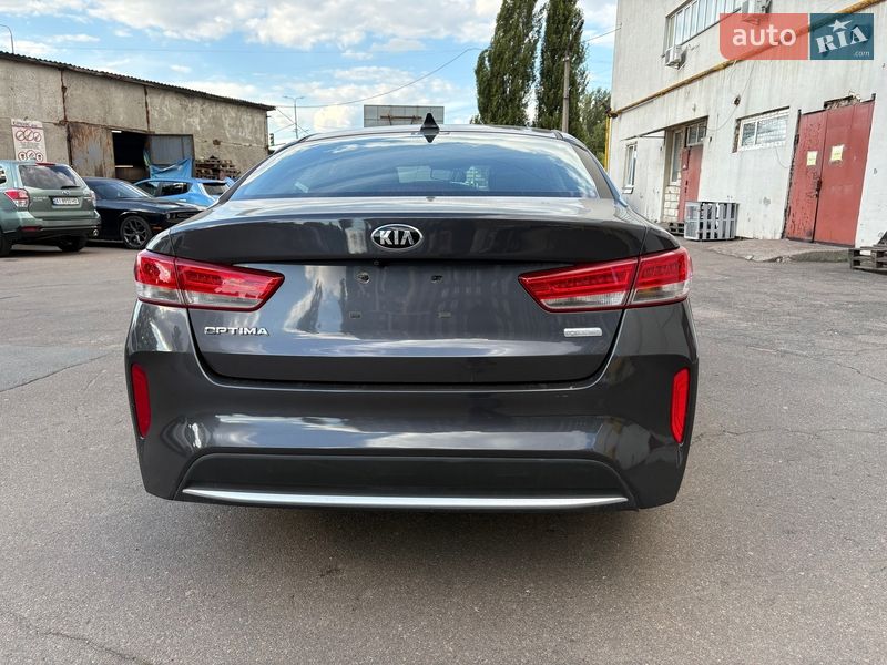Седан Kia Optima 2016 в Киеве