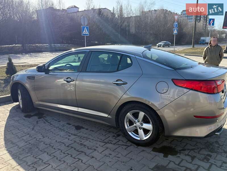 Седан Kia Optima 2015 в Хмельницком