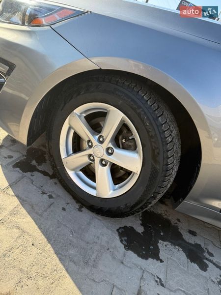 Седан Kia Optima 2015 в Хмельницком