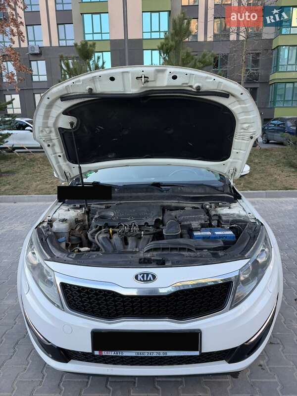 Седан Kia Optima 2012 в Киеве