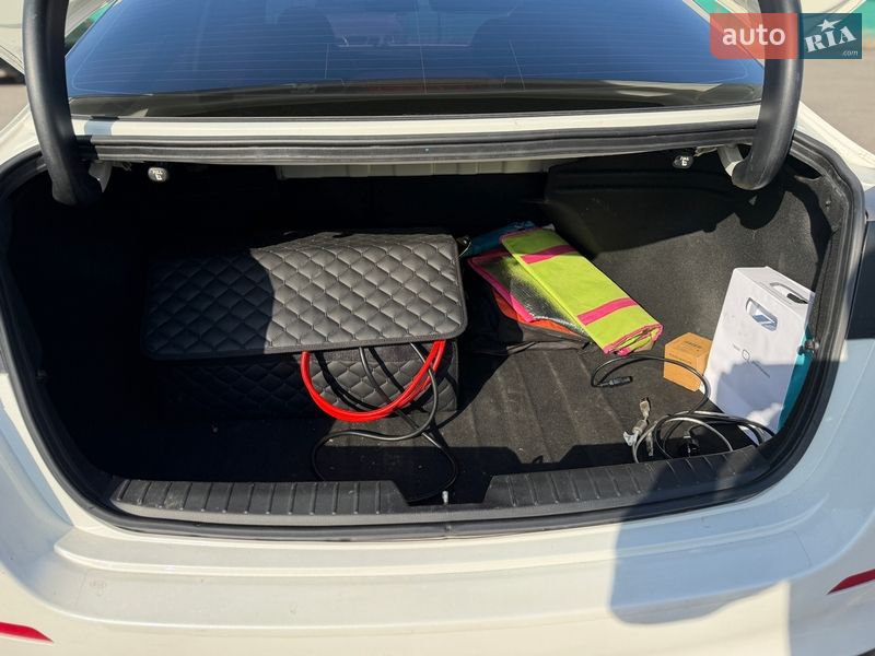 Седан Kia Optima 2014 в Дніпрі