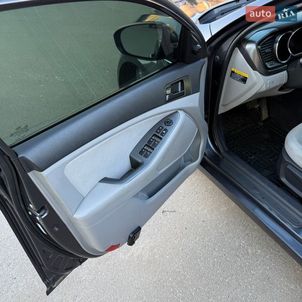 Седан Kia Optima 2011 в Полтаве