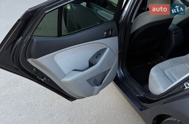 Седан Kia Optima 2011 в Полтаве