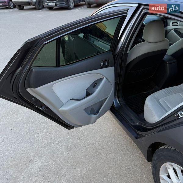 Седан Kia Optima 2011 в Полтаве