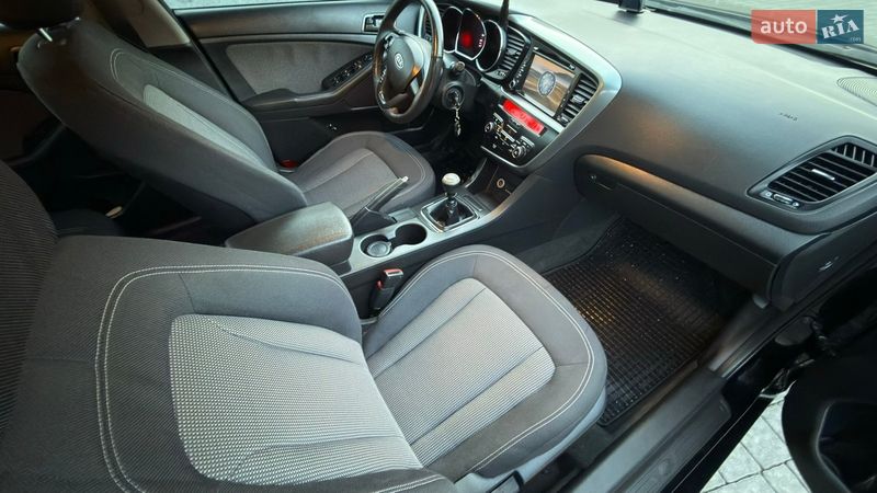 Седан Kia Optima 2012 в Міжгір'ї