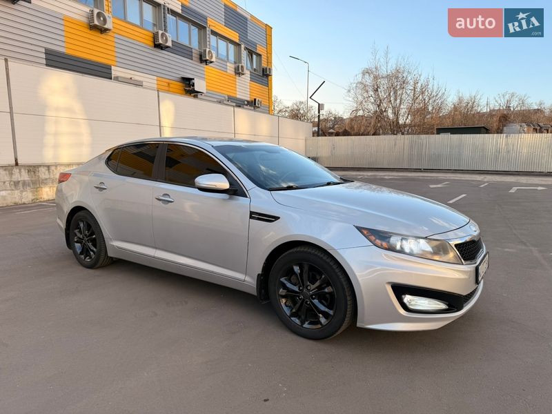 Седан Kia Optima 2012 в Києві