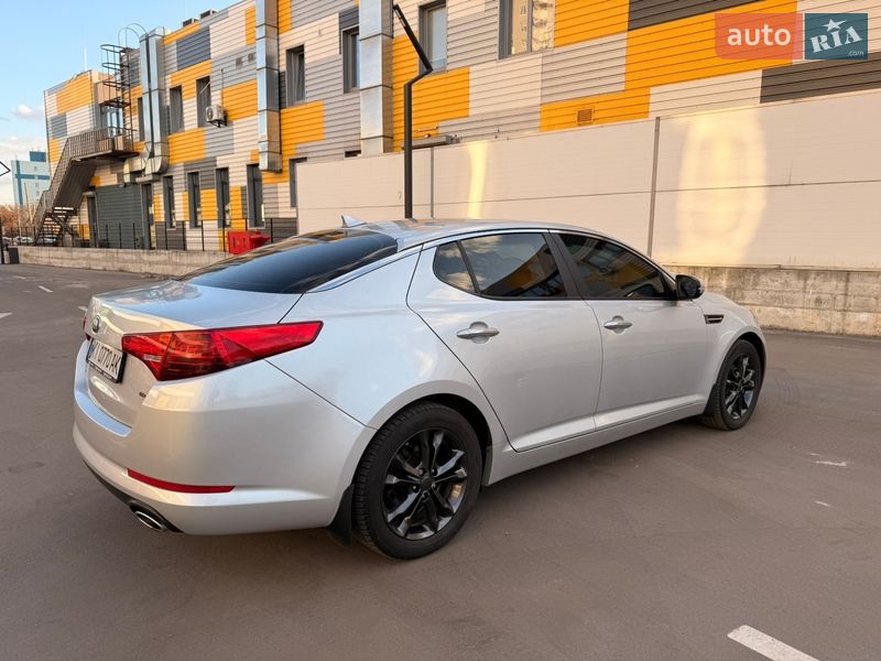 Седан Kia Optima 2012 в Києві