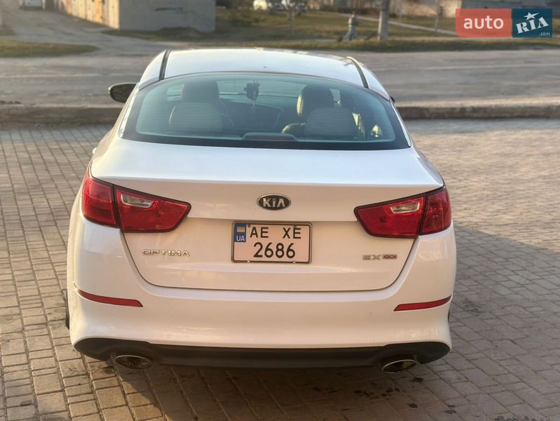 Седан Kia Optima 2014 в Кам'янець-Подільському
