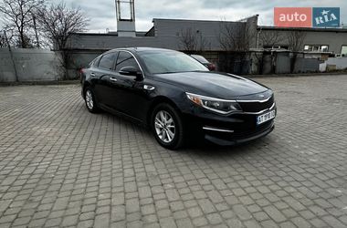 Седан Kia Optima 2016 в Ивано-Франковске