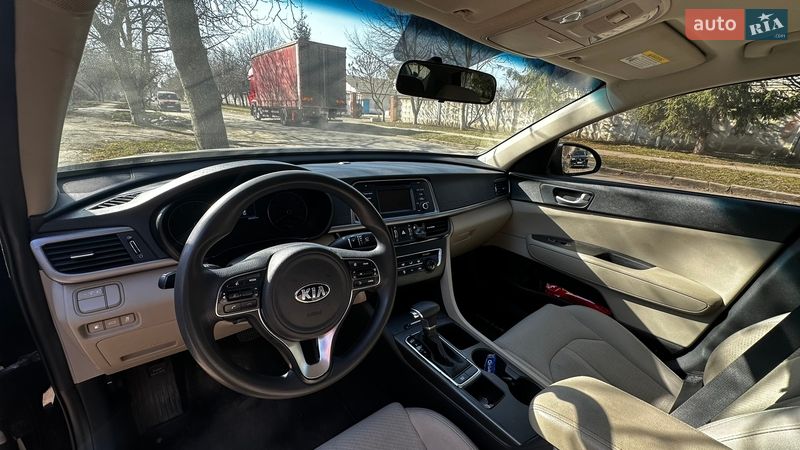 Седан Kia Optima 2016 в Ивано-Франковске