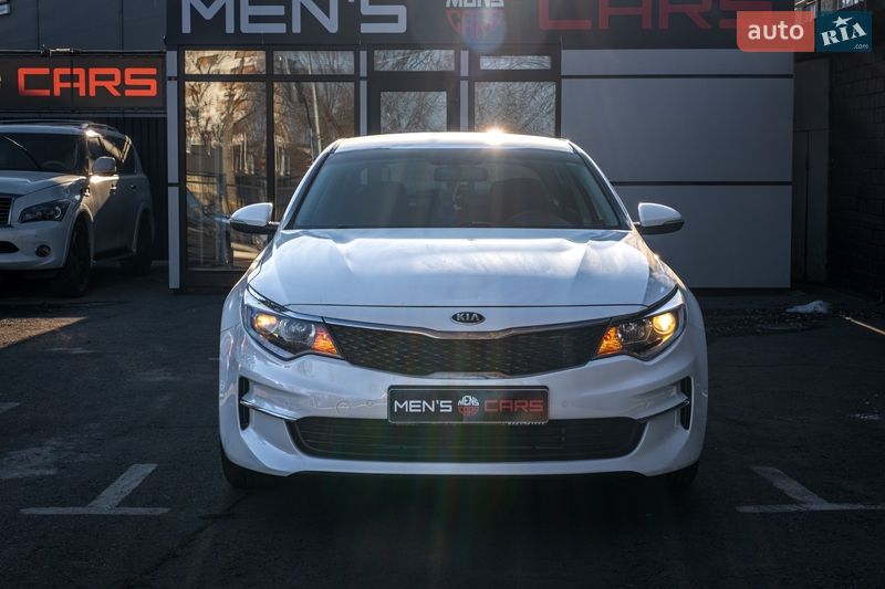 Седан Kia Optima 2017 в Киеве