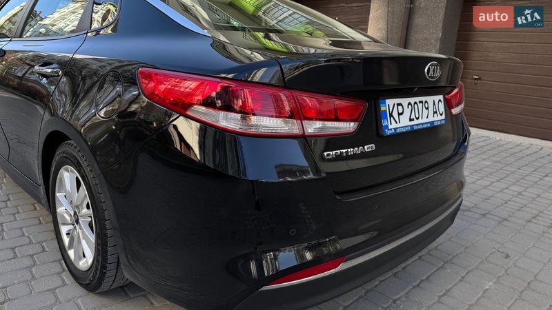 Седан Kia Optima 2017 в Ивано-Франковске
