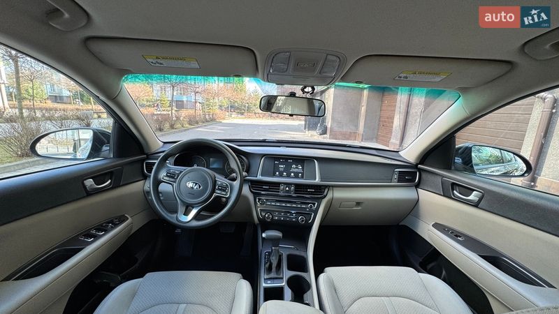 Седан Kia Optima 2017 в Ивано-Франковске