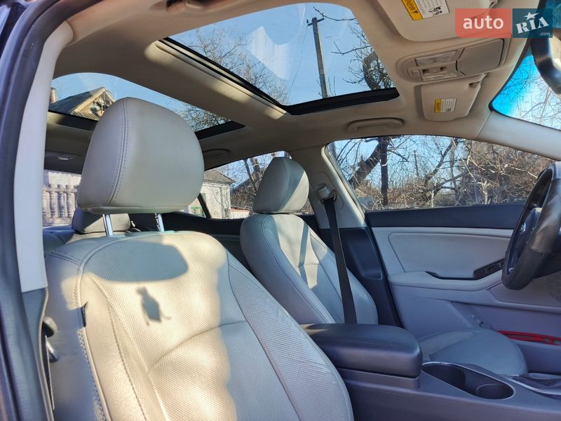 Седан Kia Optima 2014 в Ватутіному