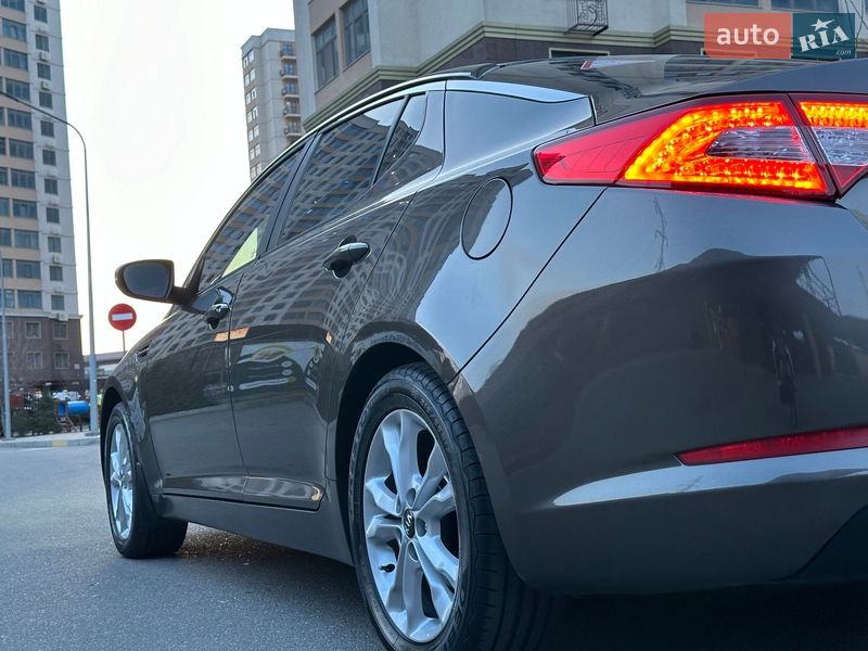 Седан Kia Optima 2012 в Одессе