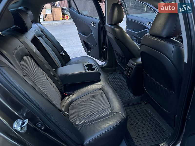 Седан Kia Optima 2012 в Одессе