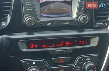 Седан Kia Optima 2013 в Львове