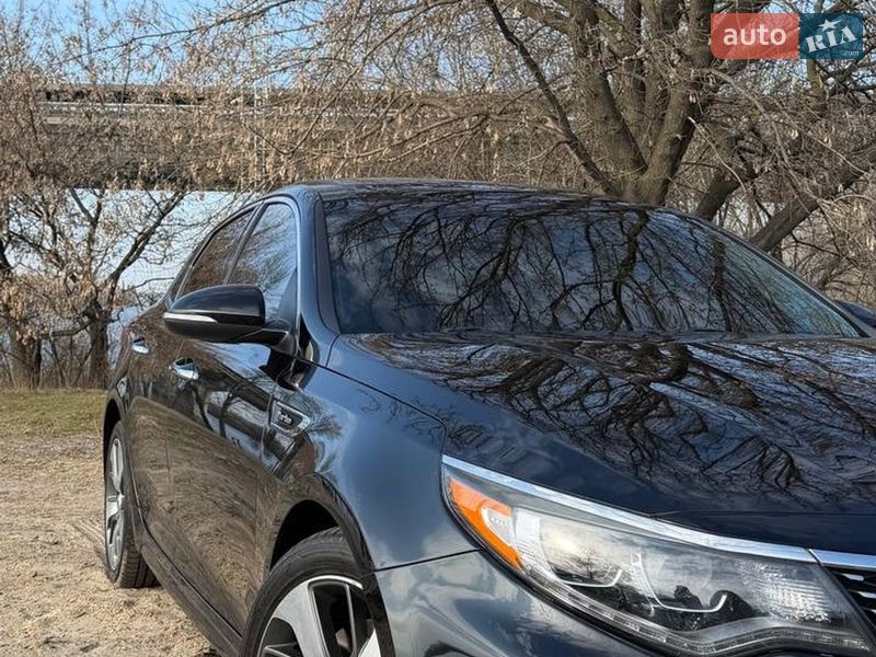 Седан Kia Optima 2017 в Киеве