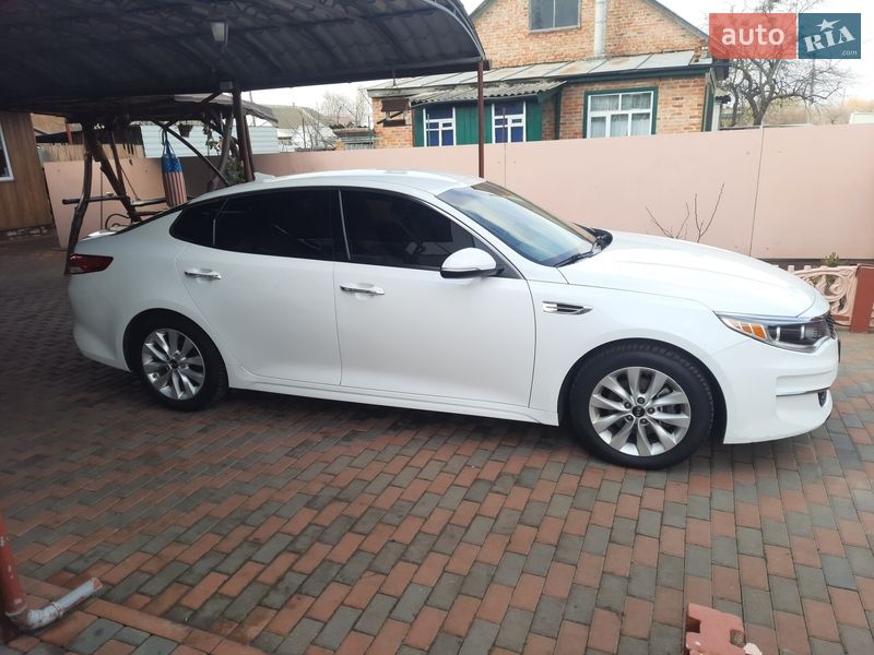 Седан Kia Optima 2016 в Прилуках