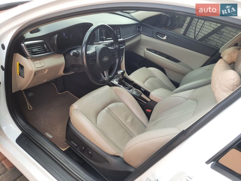 Седан Kia Optima 2016 в Прилуках