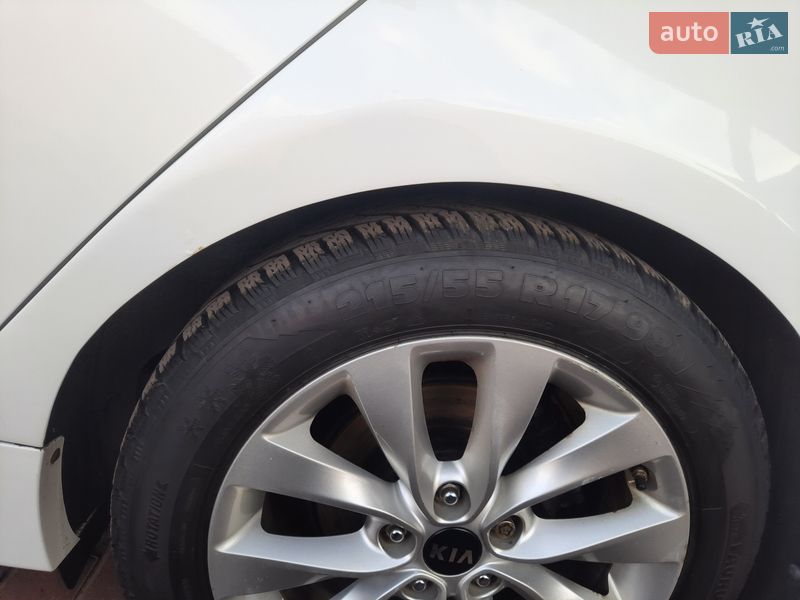 Седан Kia Optima 2016 в Прилуках