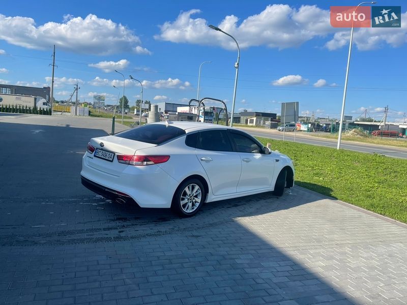 Седан Kia Optima 2016 в Львове