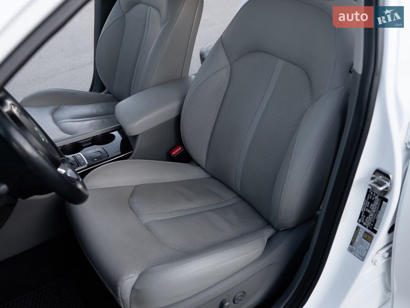 Седан Kia Optima 2016 в Днепре