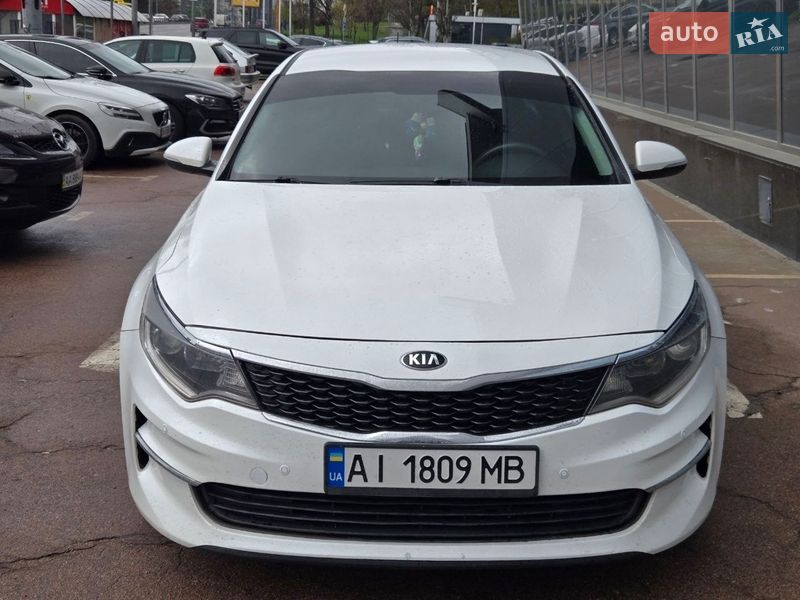 Седан Kia Optima 2016 в Киеве
