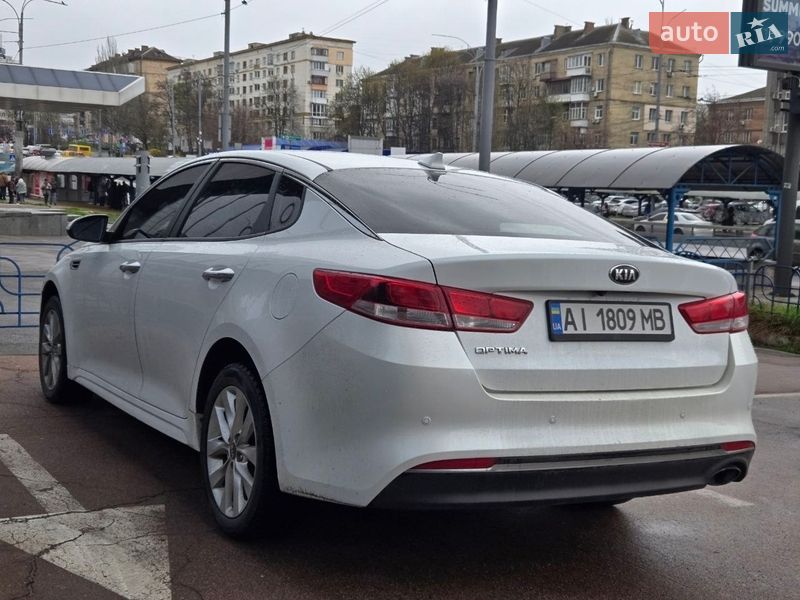 Седан Kia Optima 2016 в Киеве