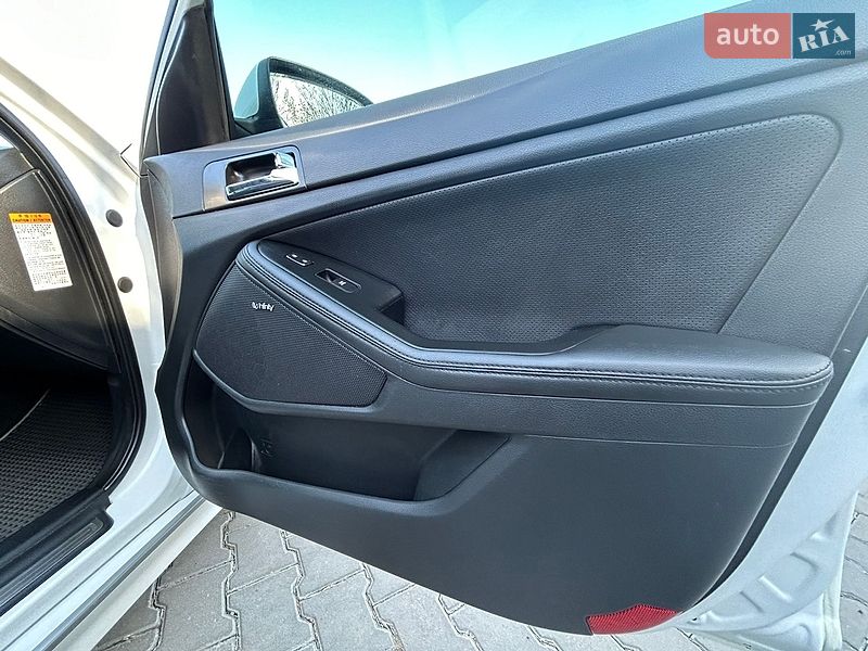 Седан Kia Optima 2013 в Николаеве